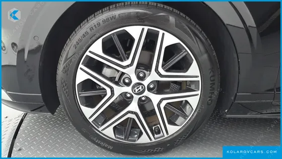 HYUNDAI GRANDEUR EXCLUSIVE