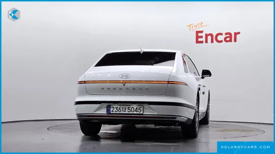 HYUNDAI GRANDEUR PREMIUM