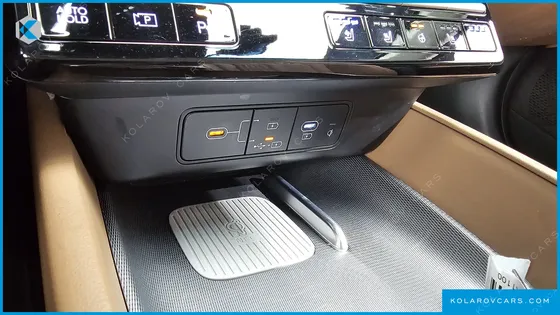 HYUNDAI GRANDEUR PREMIUM