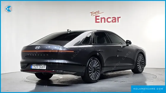 HYUNDAI GRANDEUR CALLIGRAPHY