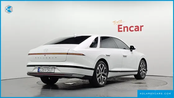 HYUNDAI GRANDEUR PREMIUM