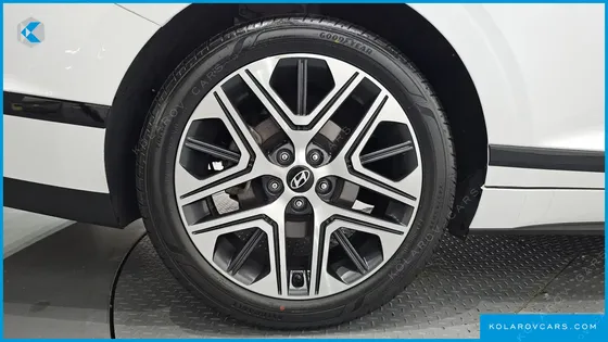 HYUNDAI GRANDEUR PREMIUM