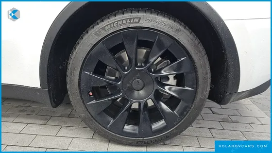 TESLA MODEL Y LONG RANGE AWD