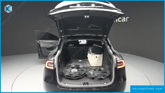 TESLA MODEL Y LONG RANGE AWD