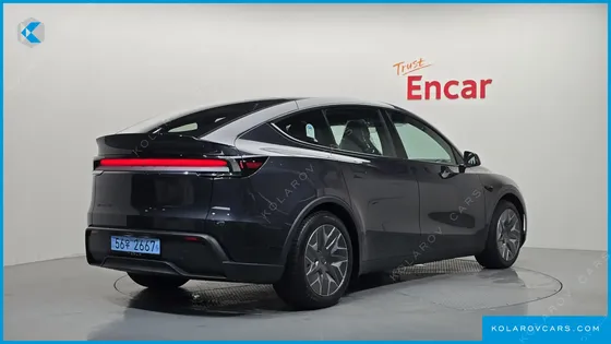 TESLA MODEL Y L LONG RANGE AWD