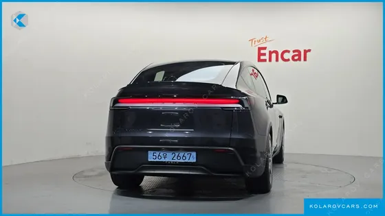 TESLA MODEL Y L LONG RANGE AWD