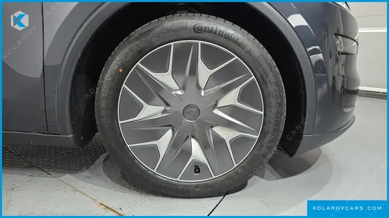 TESLA MODEL Y L LONG RANGE AWD