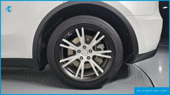 TESLA MODEL Y LONG RANGE AWD