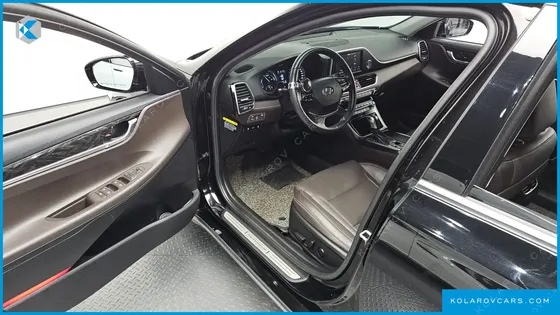 HYUNDAI GRANDEUR PREMIUM