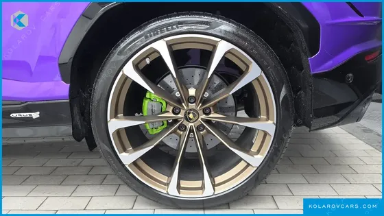 LAMBORGHINI URUS 4.0 V8 S