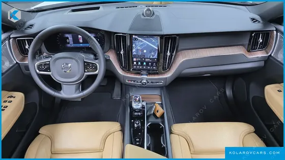 VOLVO XC60 B5 ULTRA BRIGHT