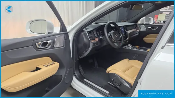 VOLVO XC60 B5 ULTRA BRIGHT