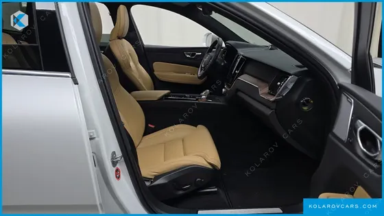 VOLVO XC60 B5 ULTRA BRIGHT