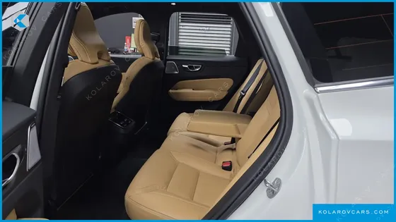 VOLVO XC60 B5 ULTRA BRIGHT