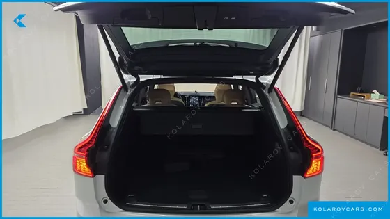 VOLVO XC60 B5 ULTRA BRIGHT