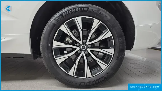 VOLVO XC60 B5 ULTRA BRIGHT