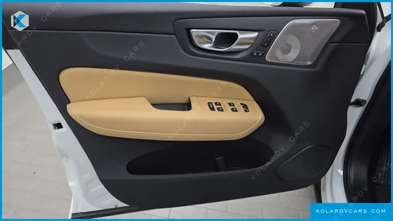 VOLVO XC60 B5 ULTRA BRIGHT