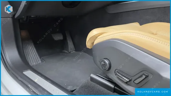 VOLVO XC60 B5 ULTRA BRIGHT