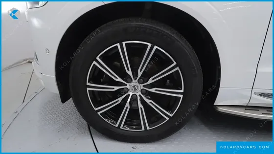 VOLVO XC60 B5 INSCRIPTION