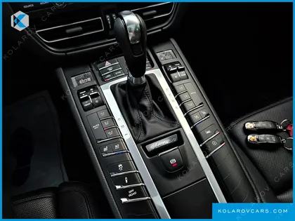 PORSCHE MACAN 2.0