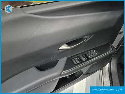 LEXUS UX 2.0 2WD
