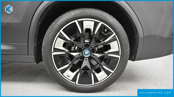BMW IX3 M SPORTS