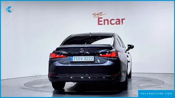 LEXUS ES F-SPORT