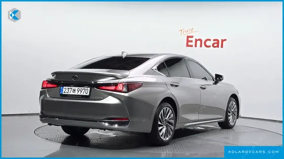 LEXUS ES EXECUTIVE