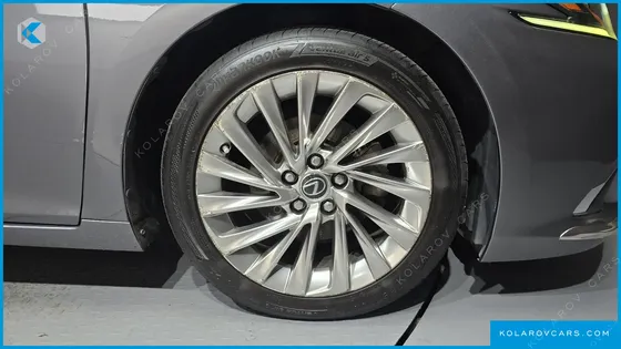 LEXUS ES EXECUTIVE