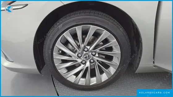 LEXUS ES EXECUTIVE