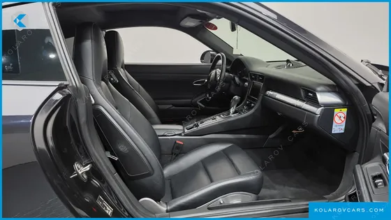 PORSCHE 911 CARRERA 4