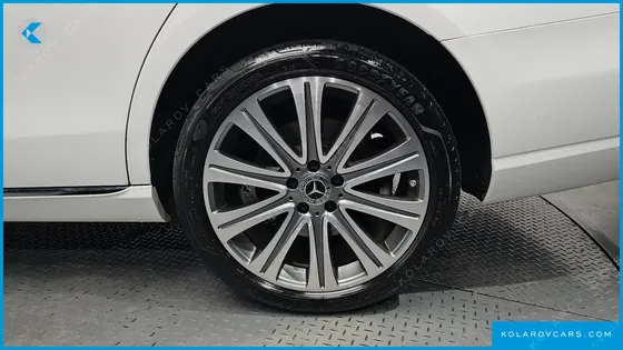 MERCEDES E-CLASS E300E 4MATIC EXCLUSIVE