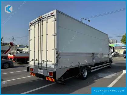HYUNDAI MEGA TRUCK GOLD
