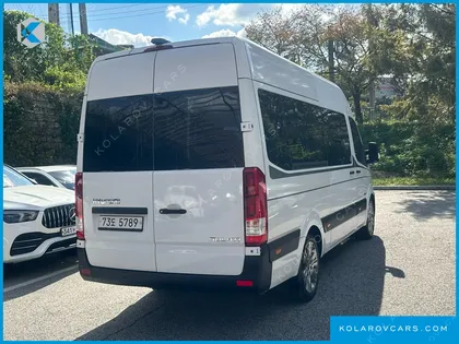 HYUNDAI SOLATI 15-SEATER