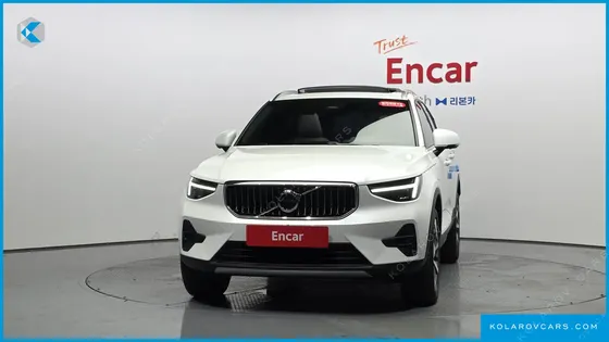 VOLVO XC40 B4 ULTRA BRIGHT