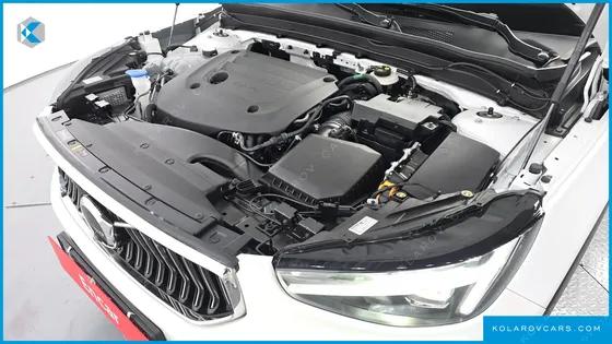 VOLVO XC40 B4 ULTRA BRIGHT
