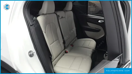 VOLVO XC40 B4 ULTRA BRIGHT