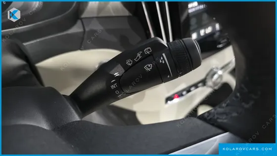 VOLVO XC40 B4 ULTRA BRIGHT