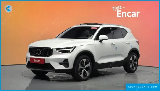 VOLVO XC40 B4 ULTRA BRIGHT