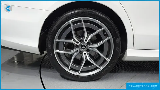 MERCEDES E-CLASS E220D 4MATIC AMG LINE