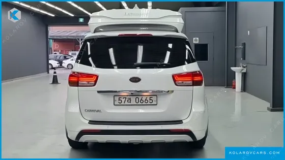 KIA CARNIVAL GASOLINE 9-SEATER HI-LIMOUSINE