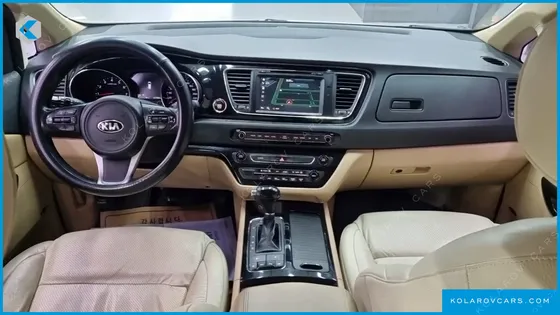 KIA CARNIVAL GASOLINE 9-SEATER HI-LIMOUSINE