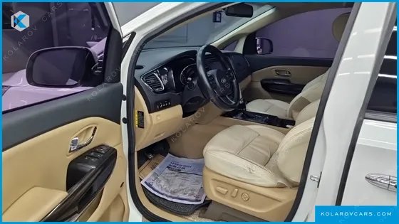 KIA CARNIVAL GASOLINE 9-SEATER HI-LIMOUSINE