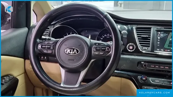 KIA CARNIVAL GASOLINE 9-SEATER HI-LIMOUSINE