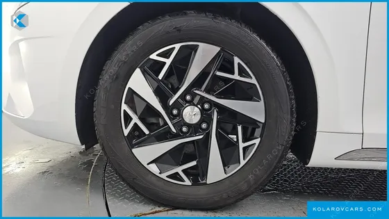 HYUNDAI GRANDEUR LE BLANC
