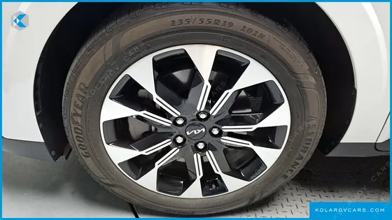 KIA CARNIVAL DIESEL 9-SEATER NOBLESSE
