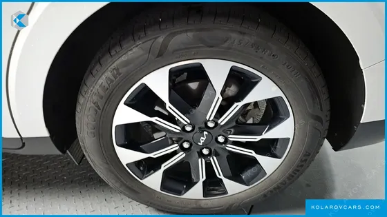 KIA CARNIVAL DIESEL 9-SEATER NOBLESSE