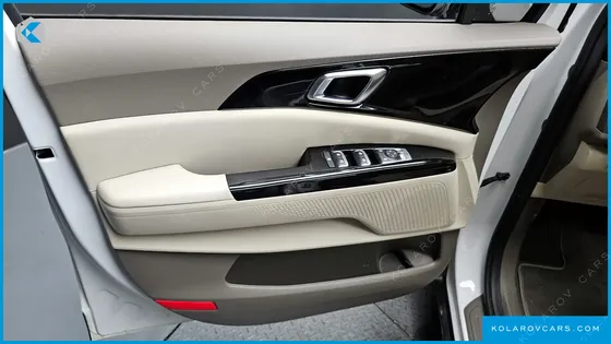 KIA CARNIVAL DIESEL 9-SEATER NOBLESSE