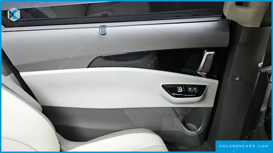 KIA CARNIVAL DIESEL 9-SEATER NOBLESSE