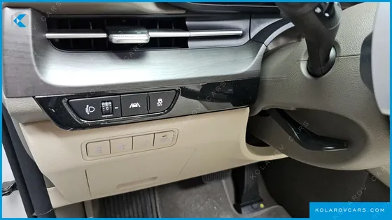 KIA CARNIVAL DIESEL 9-SEATER NOBLESSE